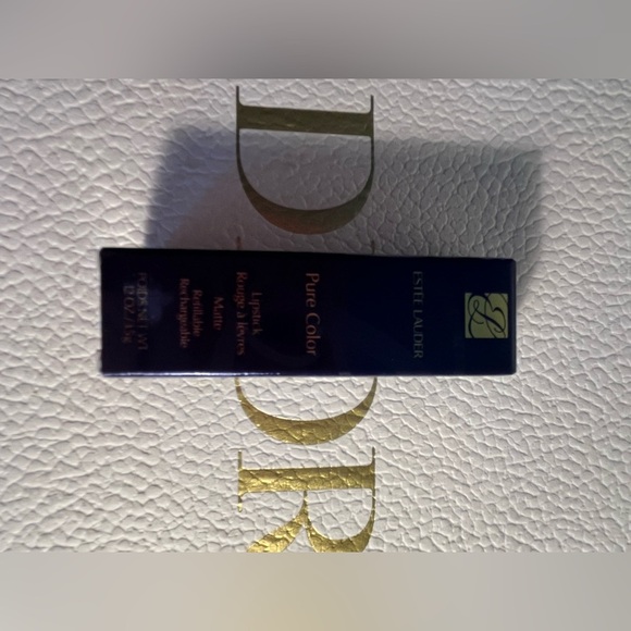 Estee Lauder Red Lipstick with Gold Case brand new 💋 - Picture 4 of 5